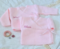 brassière pour bébé en rose laine personnalisé avec prénom