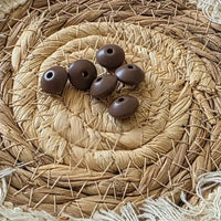 perle en silicone plate 12 mm couleur marron