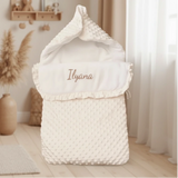 Nid d'Ange Bébé Personnalisé en Minky Crème – Naissance à 6 mois