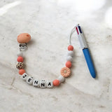 Attache Stylo Infirmière / Tétine Personnalisée - Silicone Pêche Léopard - (Anti-Chute et Hygiène)