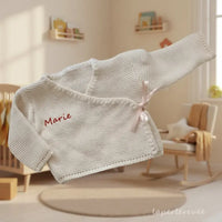 brassière bébé en laine de couleur sablé personnalisé avec le prénom de bébé 