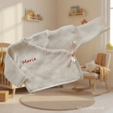 brassière bébé en laine de couleur sablé personnalisé avec le prénom de bébé 