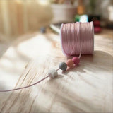 Fil Satin Nylon et Polyester de couleur  Rose pour Attache Tetine clip