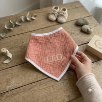 Bavoir bandana bébé personnalisé en gaze de coton