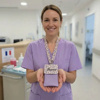 Pochette infirmière aimantée Violet marguerite