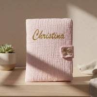 Protège carnet de santé en gaze de coton rose et nœuds brodés