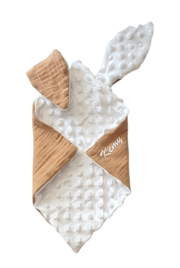 Doudou lapin plat en minky et gaz de coton caramel Personnalisé