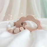 anneau de dentition en bois motif nuage personnalisé