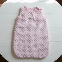bebe gigoteuse de couleur rose en minky personnalisé au prénom de bébé 