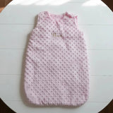 bebe gigoteuse de couleur rose en minky personnalisé au prénom de bébé 
