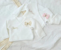 Brassière bébé Laine Tricot Petit Nœud Personnalisée Fait Main - Cadeau Naissance