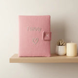 protège carnet de santé personnalisé de couleur framboise