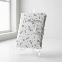protège carnet de santé en gaze de coton blanc  motif feuille 