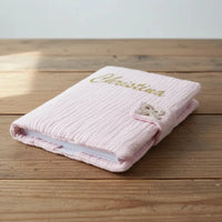 protège carnet de santé présenter de coté 