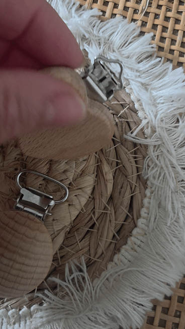 clips accroche pince en bois pour confection des attaches tétines