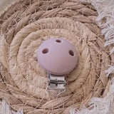 clips pour accroche tétine en silicone de couleur nude 