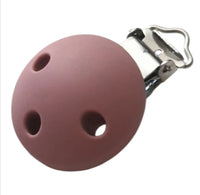 clips marron rosé pour attache tétine 