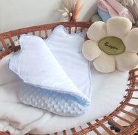 coussin en forme de fleur décoration chambre bébé 