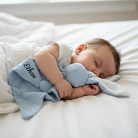 doudou attache tetine avec personnalisation coucher avec le bébé 