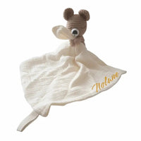 doudou au crochet avec lange personnalisé au prénom de bébé