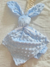 Doudou lapin sans yeux personnalisé bleu clair Minky