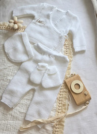 ensemble blanc en laine pour bébé personnalisé