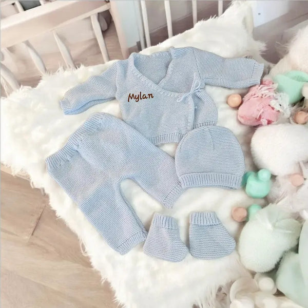 ensemble de laine pour bébé personnalisé avec le prénom de bébé