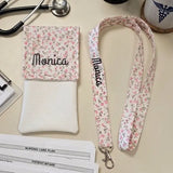 ensemble de pochette aimantée aide soignant et son tour de cou assortie
