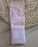 Pochette infirmière aimantée personnalisée au motif rose liberty, organisateur de poche pour stylo infirmière et matériel médical pour blouse."
