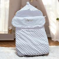 nid d'ange cosy blanc en minky personnalisé