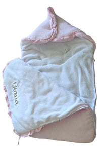 présentation d'un nid d ange cosy rose ouvert 