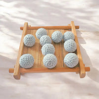 perle en crochet de 20mm de couleur bleu clair pour création DIY d'attache tétine, hochet sensoriel et collier de dentition. 🧶