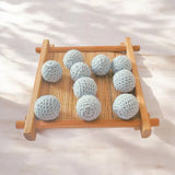 perle en crochet de 20mm de couleur bleu clair pour création DIY d'attache tétine, hochet sensoriel et collier de dentition. 🧶