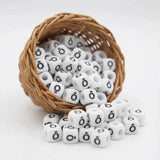 perle lettre silicone 12mm avec accent circonflexe pour création diy