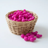 Boostez vos créations avec cette perle de Minnie fushia de 20 mm.