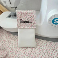 pochette aimantée aide soignant personnalisé blanc floral