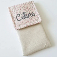 pochette aimantée aide soignant blanc floral pour personnel mediacal