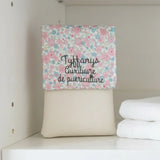 "Pochette infirmière aimantée personnalisée avec motif floral blanc pour blouse, organisateur de poche pour stylo infirmière et matériel de soin."