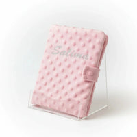 Protège carnet de santé de couleur rose pour fille 