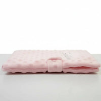 présentation du protège carnet de santé coté rose en minky pour fille 
