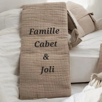 Protège livret de famille de face personnalisé coloris marron terre de Sienne en gaze de coton molletonnée dimensions 22x11 cm.