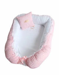 réducteur de lit bébé en rose personnalisé au prénom de bébé 