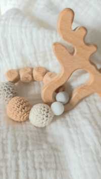 vidéo de présentation d'anneau de dentition bébé personnalisé