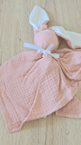 vidéo présentant un doudou plat rose thé